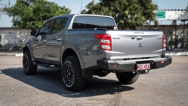 Triton MQ 2015-2019 022-01 Rocker Rear Bar Package (สีแผ่นอลูมิเนียมกันลื่น: สีอลูมิเนียม) 1